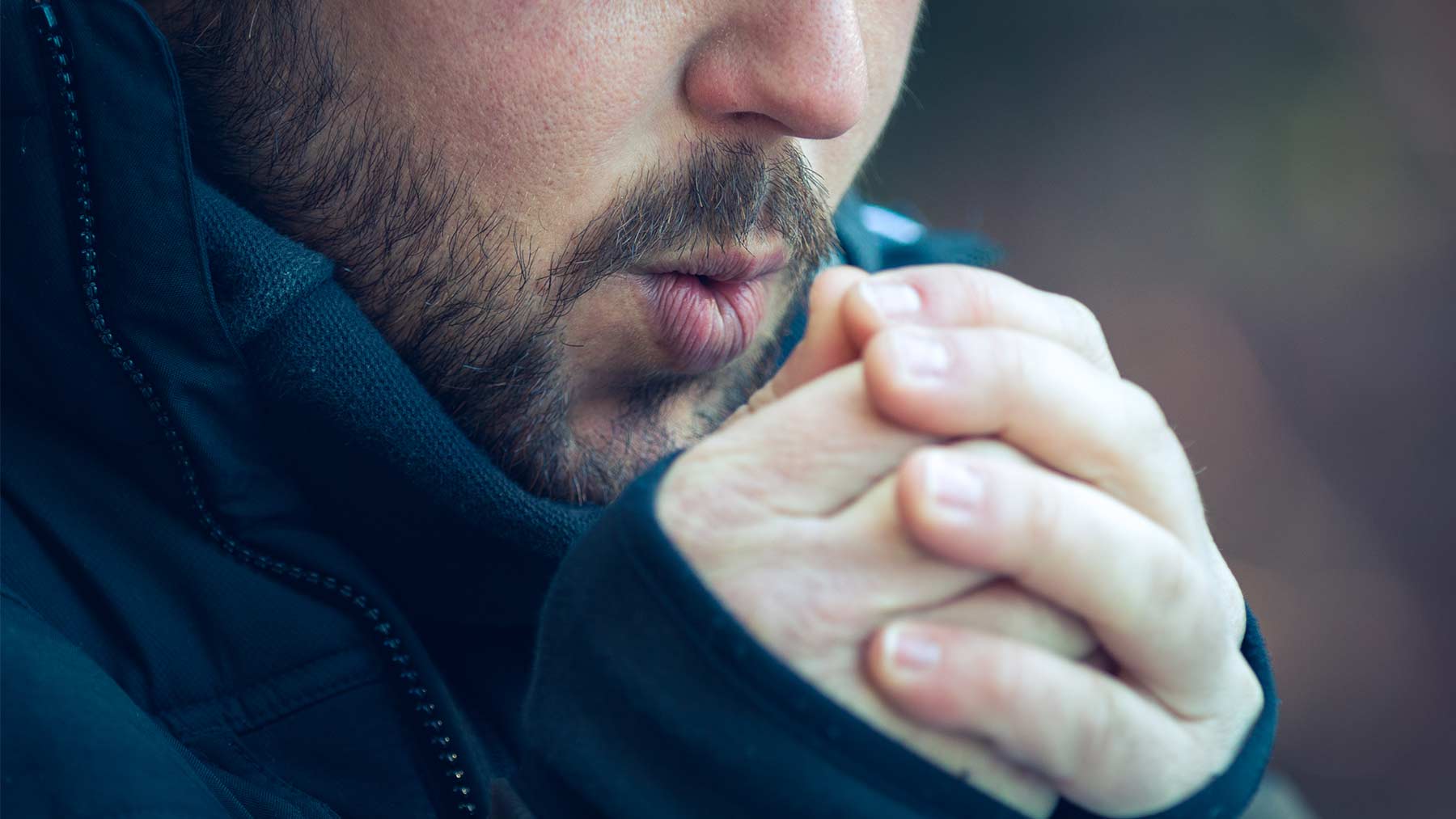 اینفوگرافیک/سردی دست و پا نشانه چیست؟