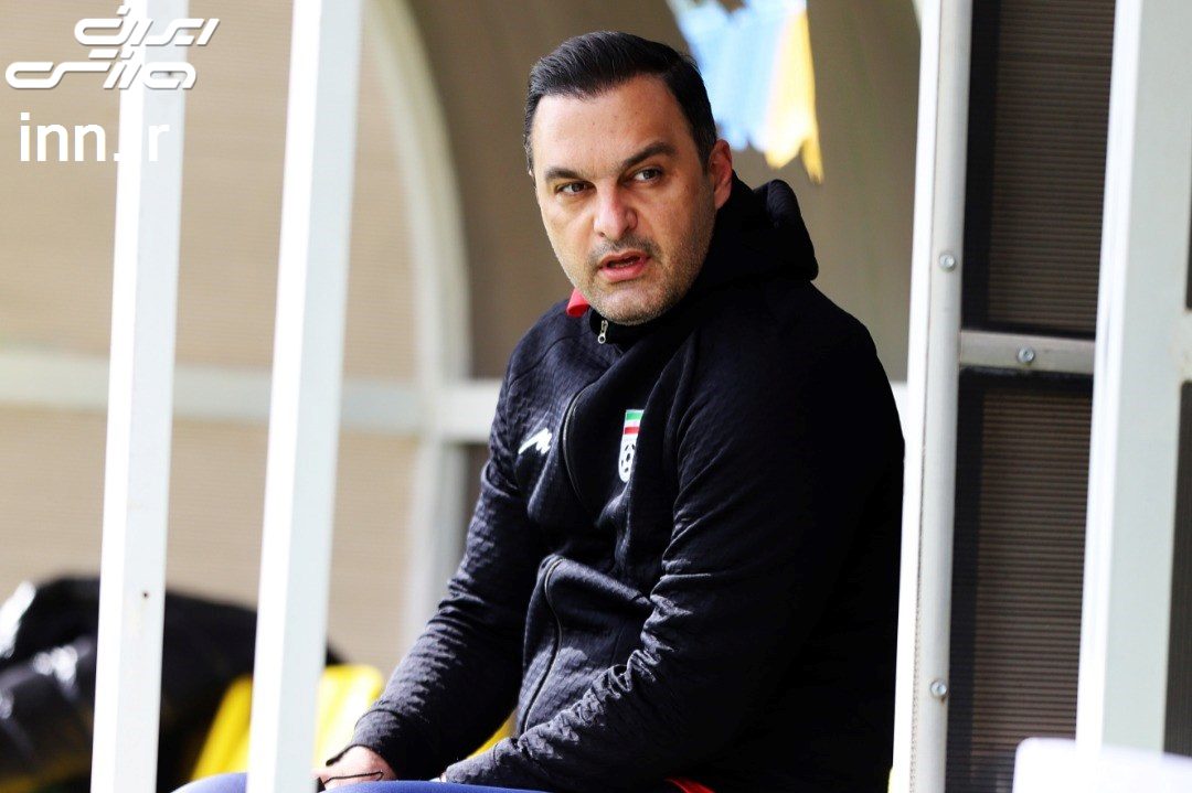 چنان میگویند عالیشاه تحریک کرده که انگار سنگ را از خانه اش آورده بود؟!