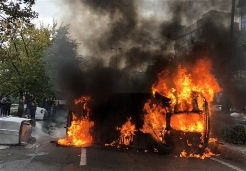 ناراحتی همراه با تهدید اصلاح طلبان از پایان اغتشاشات/ معترضان نجیبانه برخورد کردند!