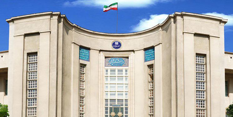 دشمن به دنبال ایجاد دوگانه‌ کاذب آزادی در مقابل حیا و زمینه ساز آشوبی دیگر است