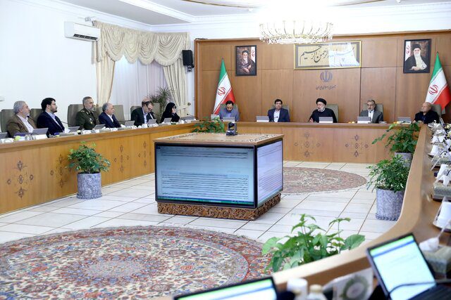 روشنگری بههنگام مسائل، فرصت دروغپردازی را از دشمن میگیرد