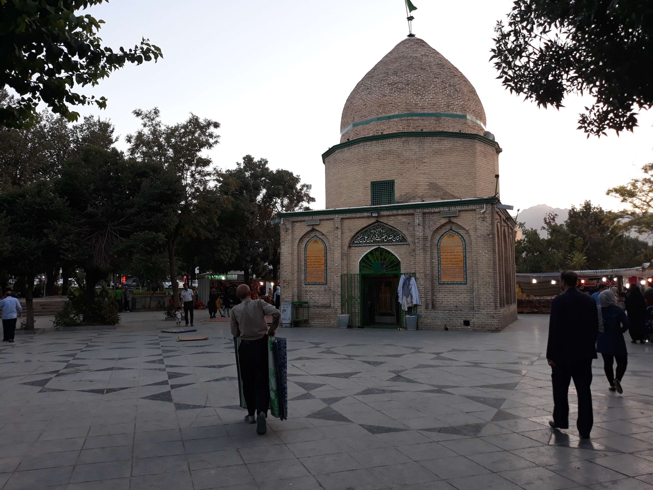 حمایت سازمان اوقاف از مشاغل خانگی با شعار «هر بقعه یک کارخانه»