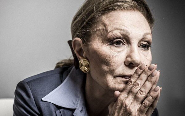 فرح پهلوی هم از ساواک دفاع نکرد