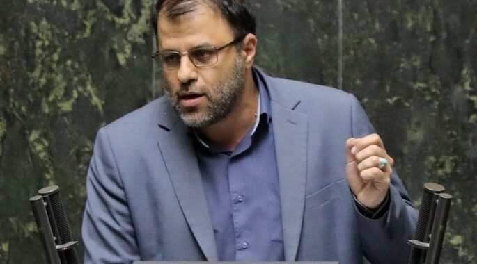 ظهوریان، موافق استیضاح همتی: بهترین کمک به دولت،انجام تغییرات در وزارت اقتصاد است