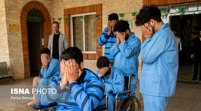 عکس/دستگیری ۶ نفر از اراذل و اوباش خیابان بهشتی