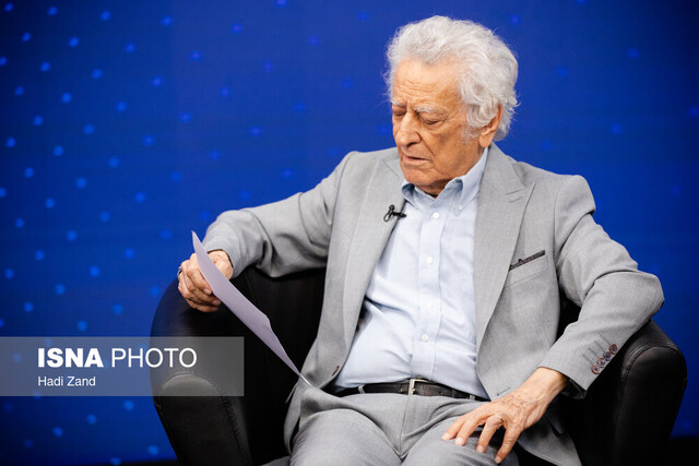 فقط ۳ سال از رادیو کوچکتر است!/ در نوجوانی سلبریتی شد