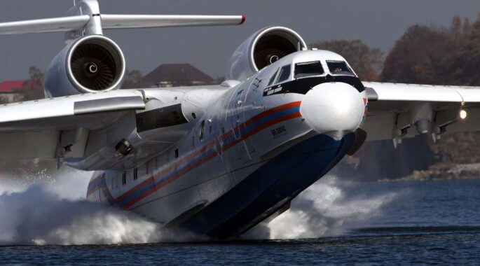 مشارکت هواپیمای آتش‌نشان روس در آتش‌سوزی بندر شهید رجایی