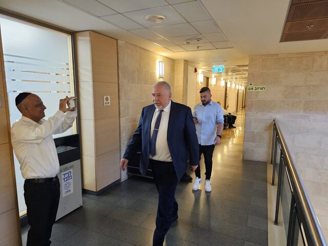 لیبرمن: مذاکرات رم، شکست سخت نتانیاهو در مقابل واشنگتن بود