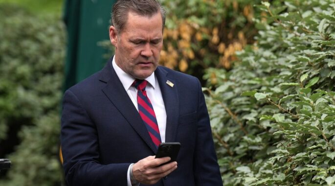 آیا مواضع ضدایرانی مشاور امنیت ملی ترامپ باعث حذف او شد؟