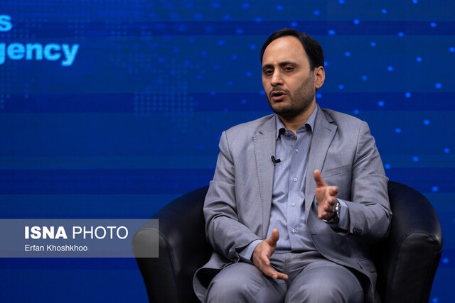 ذهن شهید رئیسی درگیر تمسخر و توهین‌ها نبود/اگر رئیس‌جمهور نمی‌شد نزدیکانش جایگاه بالاتری داشتند/میزان آسیب شهید رئیسی در سانحه، متفاوت با بقیه است