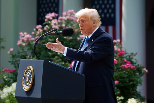 استیون والت: ایران لیبی نیست؛ آنها غنیسازی خود را کنار نمیگذارند