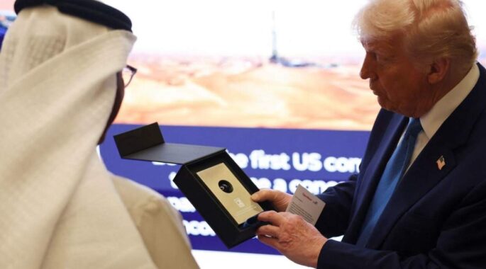 شوخی ترامپ با هدیه اماراتی‌ها