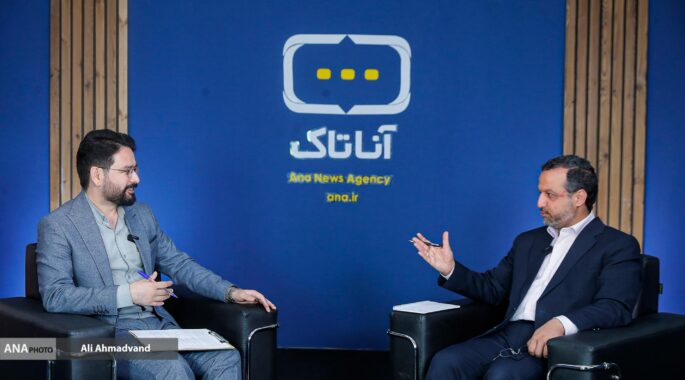 فیلم کامل گفتگو مهدی پناهی و احسان خاندوزی در برنامه امیرکبیر/ شهید رئیسی با مافیای اقتصادی چگونه مقابله می‌کرد؟