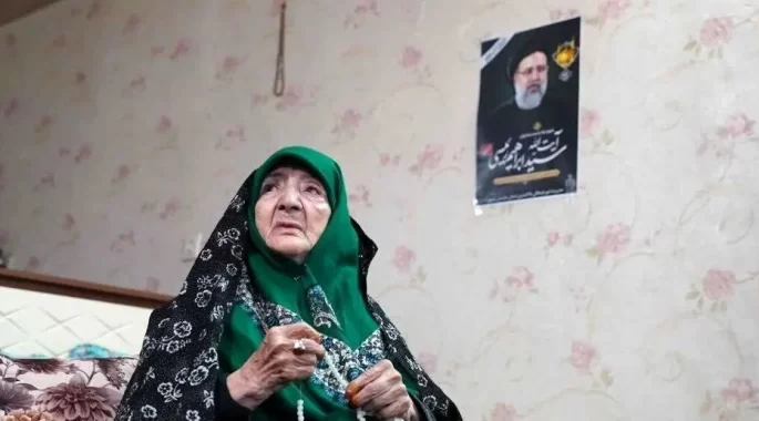 مادر شهید رئیسی: هنوز منتظرم ابراهیم از در بیاید