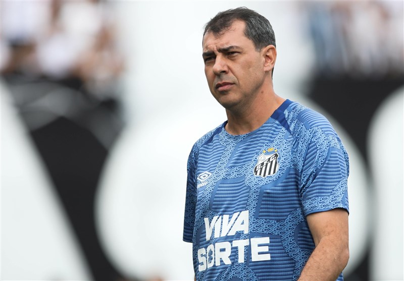 کاریله در آستانه حضور روی نیمکت استقلال