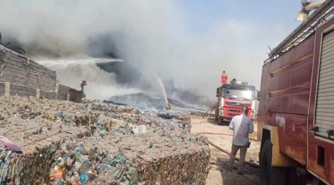 آتش‌سوزی در انبار ضایعات نزدیک بندر شهید رجایی