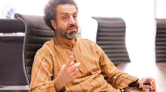 ادعای عجیب یک استاد دانشگاه: آیا مغز اروپایی‌ها واقعاً برتر است؟ (نقد علمی و تحلیل سیاسی)