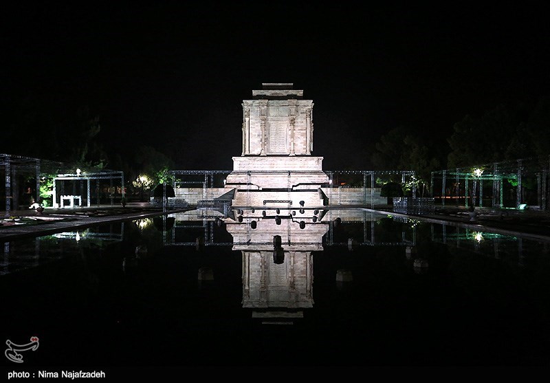 حمایت امام خامنه‌ای از فردوسی در راستای دفاع از ایران