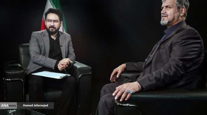 گزارش تصویری گفتگو مهدی پناهی و مصطفی کواکبیان درباره جنگ تحمیلی رژیم صهیونیستی و بیانیه اصلاح طلبان