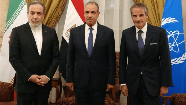 رایزنی تلفنی وزرای خارجه ایران و مصر درباره پرونده هسته‌ای و نشست آتی شورای حکام