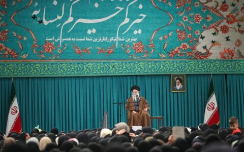 رهبر انقلاب: زن مسلمان با حفظ حجاب میتواند در همه عرصهها پیشتاز باشد