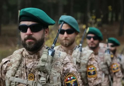 اعزام یگانهای نیروی زمینی سپاه به رزمایش ضدتروریسم با چین و روسیه