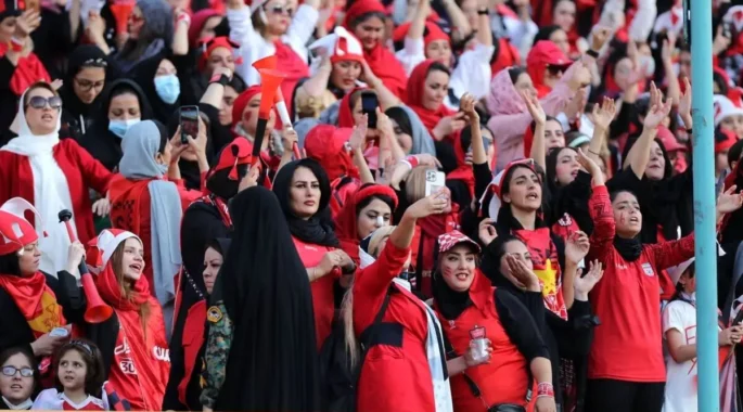 حضور زنان در دربی تهران قطعی شد؛ استقلال و پرسپولیس جمعه در اراک