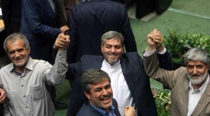 رمزگشایی از رفتار سیاسی دوگانه اصلاح‌طلبان با دولتها