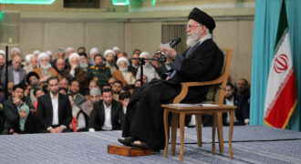 رهبر معظم انقلاب: فتنه اخیر یک فتنه آمریکایی بود/ رئیسجمهور آمریکا را مجرم میدانیم