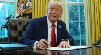 ترامپ از اخراج صدها هزار کارمند فدرال تا تهدید به «محو ایران» و اصرار بر اشغال گرینلند