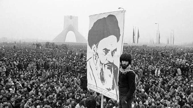 انقلابی که از مرزها عبور کرد