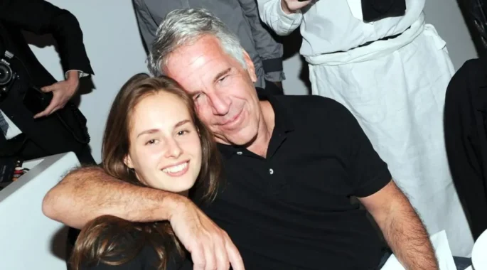 کارینا شولیاک؛ وارث ۱۰۰ میلیون دلاری امپراتوری جنجالی اپستین