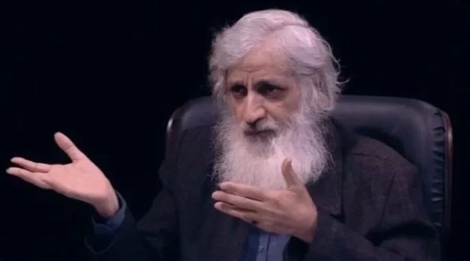 ایران با ولایت فقیه در حال حرکت به سمت یک تمدن است/ رهبری اقتدار در ایران را بدون بمب اتم ایجاد کرد