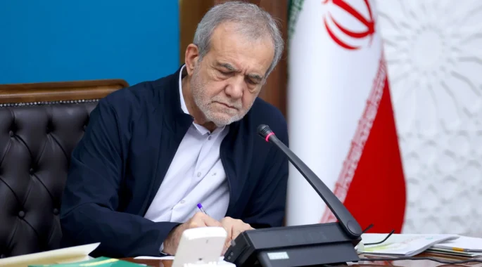آقای پزشکیان! این مسیر خطاست؛ تشکیل ستاد جدید فضای مجازی در تعارض با اختیارات شورای عالی